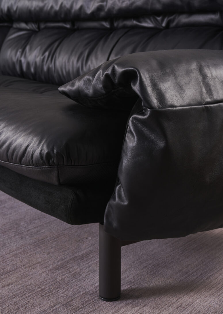 Black sofa - Image 10